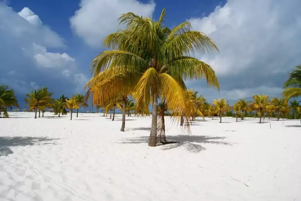 Playa Sirenas, Cayo Largo}
